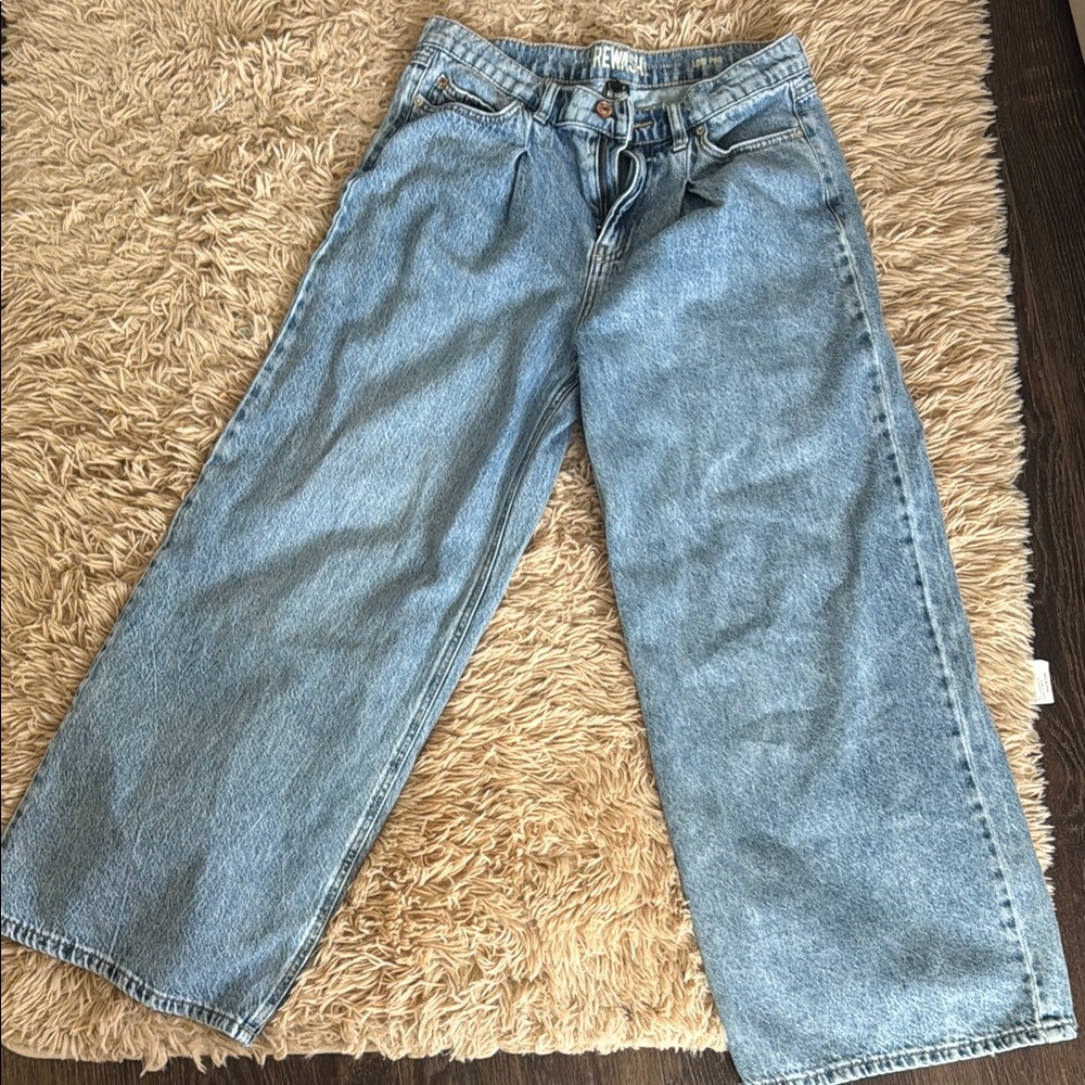 Wide-Leg Light Blue Jeans